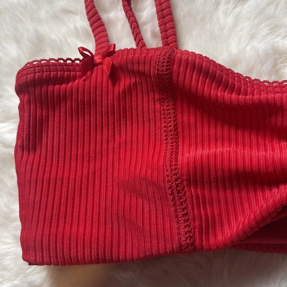 Frankie’s Bikinis Top - SIZE: S